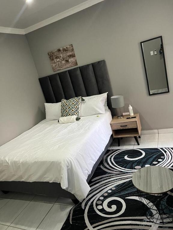 Room interior at Willow Guest House Boksburg, photo 1